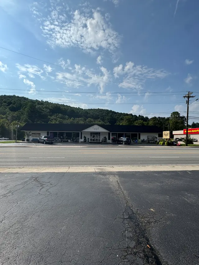 Puckett's Furniture Appliance — photo from the business 2