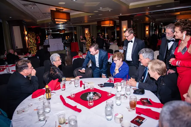 Magician Brian Masters — photo from the business 2