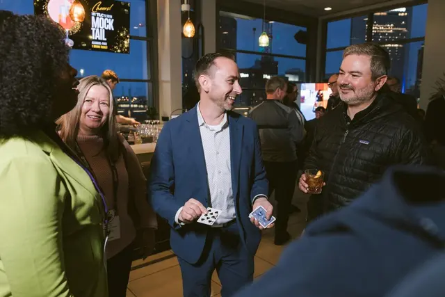 Magician Brian Masters — photo from the business 10