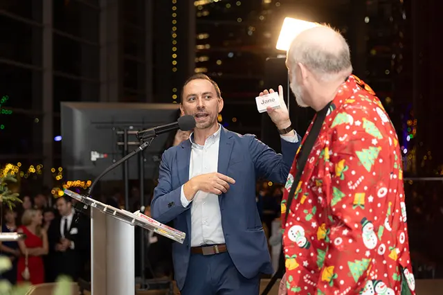 Magician Brian Masters — photo from the business 12