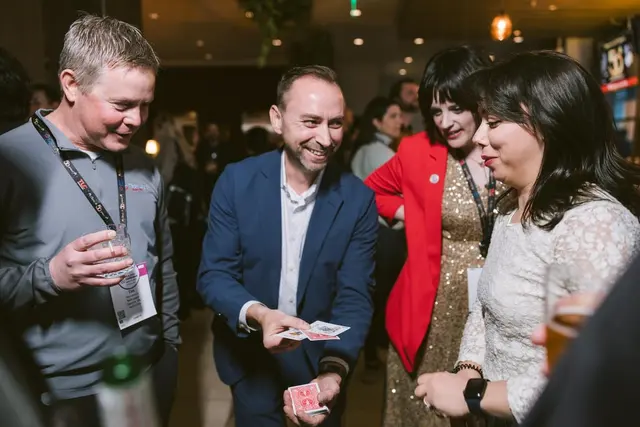 Magician Brian Masters — photo from the business 6