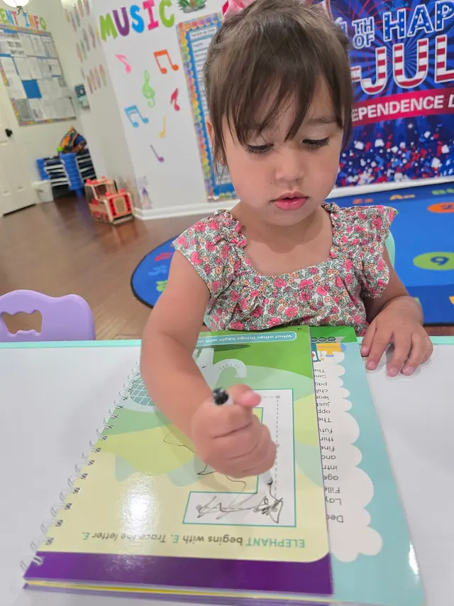 Customer photo of work by Pequeñas estrellas Spanish immersion daycare, from Martha Medina's review