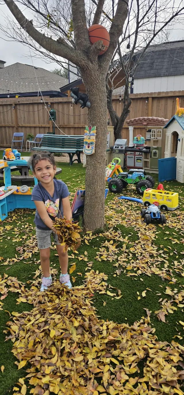 Pequeñas estrellas Spanish immersion daycare — photo from the business 5