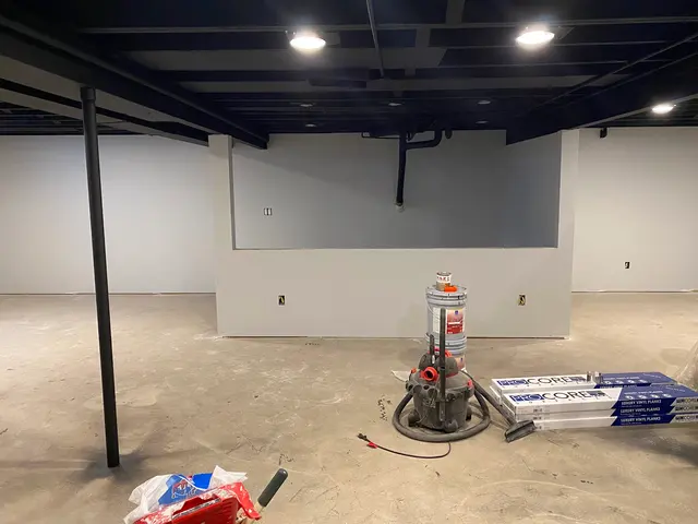 Renee's wallcoverings plus LLC — photo from the business 5