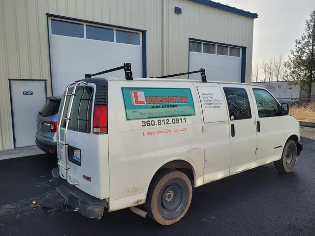 Lukerative Junk Removal — photo from the business 4