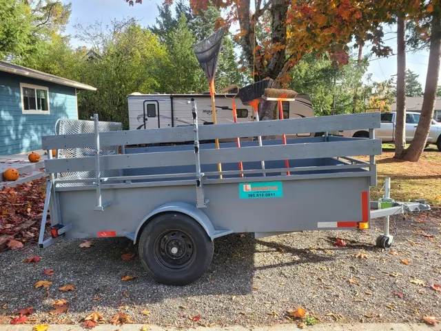 Lukerative Junk Removal — photo from the business 5