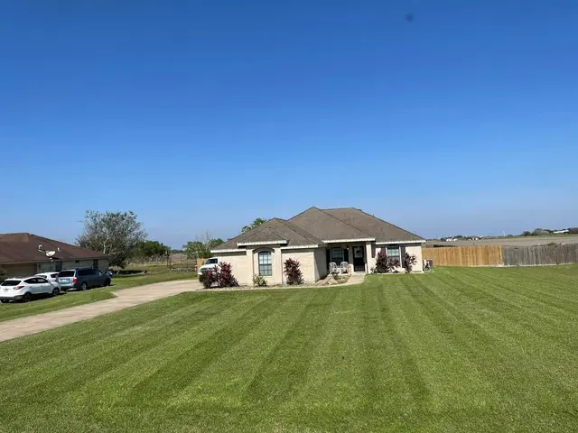 DLT Lawncare — photo from the business 7