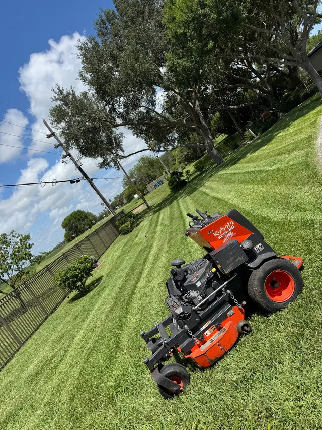DLT Lawncare — photo from the business 2