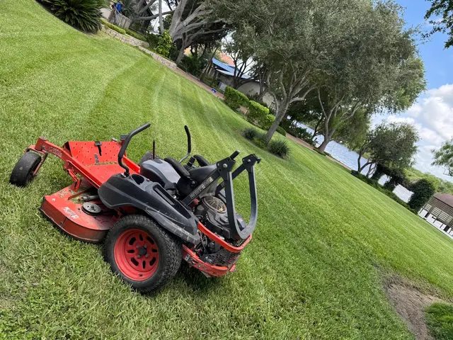 DLT Lawncare — photo from the business 3