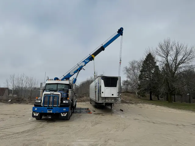 Glenn's 24 HR Towing Inc — photo from the business 9