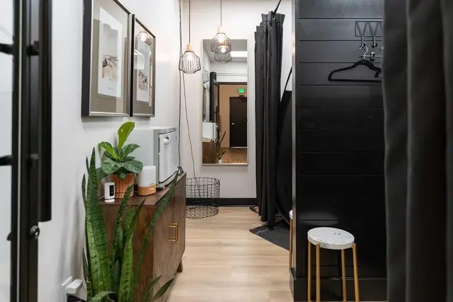 Glo Mobile Spray Tanning & Teeth Whitening — photo from the business 3