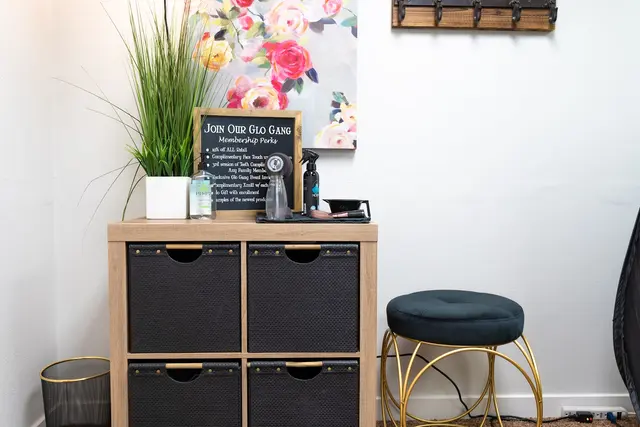 Glo Mobile Spray Tanning & Teeth Whitening — photo from the business 9