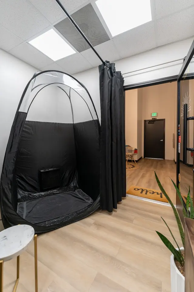 Glo Mobile Spray Tanning & Teeth Whitening — photo from the business 6
