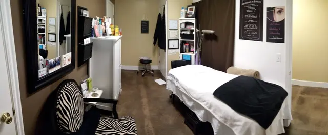 Attitudes Hair, Nails, Etc. — photo from the business 2