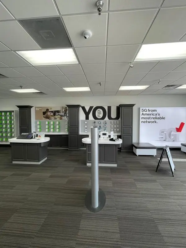 Verizon — photo from the business 11
