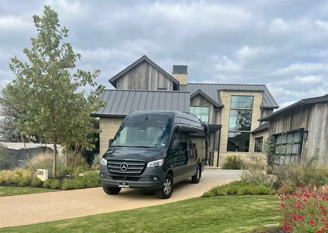 Great Hills Limousine, LLC | Austin Limo Service, Black Car Service, and Airport Shuttle Service — photo from the business 2