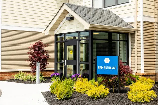 Commonwealth Senior Living at New Baltimore — photo from the business 3
