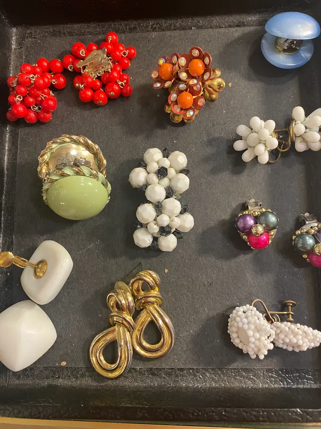 JunkerVals Antiques and Vintage — photo from the business 12