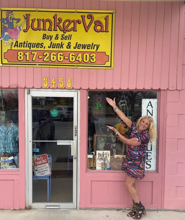 JunkerVals Antiques and Vintage — photo from the business 1