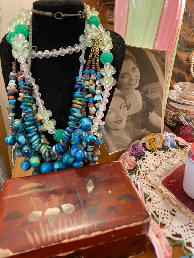 JunkerVals Antiques and Vintage — photo from the business 11