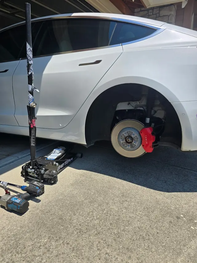 Oakland mobile tire roadside service — photo from the business 2