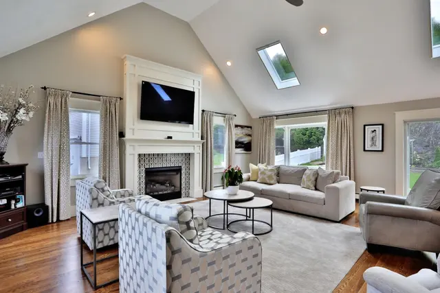 M & H Interiors — photo from the business 10