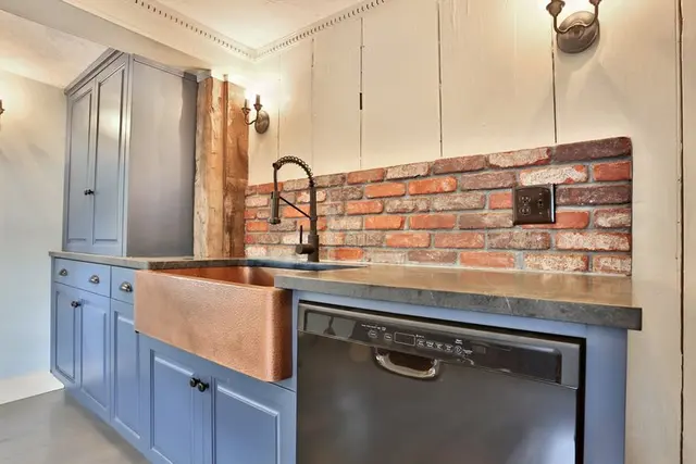M & H Interiors — photo from the business 7