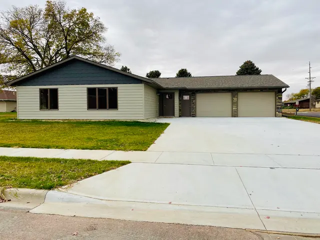 Deanna Hetland: Ace Realty — customer photo 4