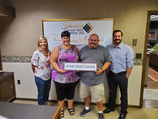 Deanna Hetland: Ace Realty — photo from the business 7