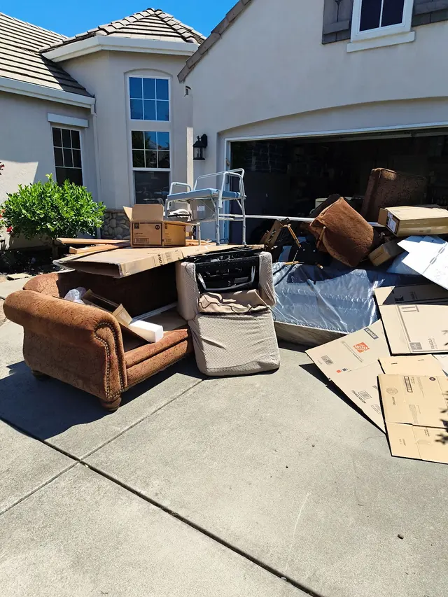 Golden State Junk Removal — photo from the business 6