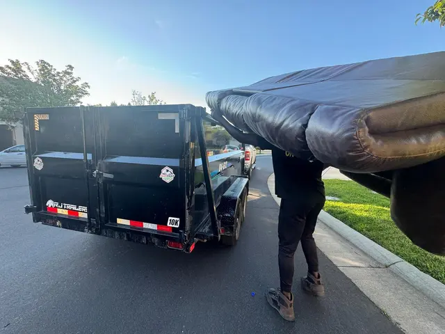 DISCARD JUNK REMOVAL — photo from the business 5