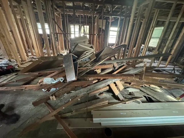 DISCARD JUNK REMOVAL — photo from the business 9