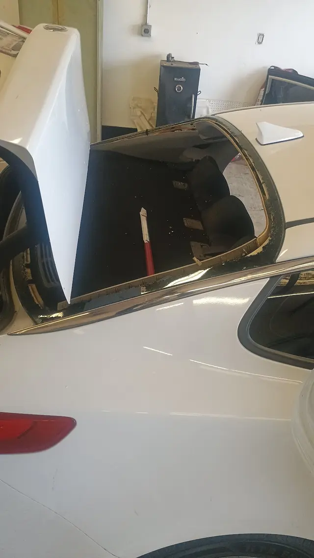 Customer photo of work by JR AUTO GLASS, from Yanny Peña's review