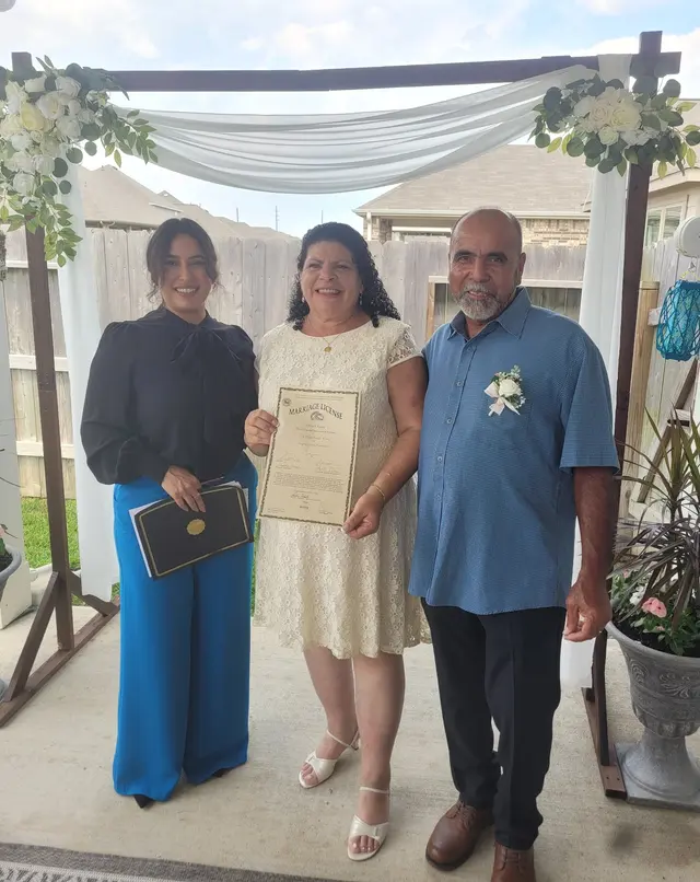 Let's Get Married Now ❤ Bilingual Houston Wedding Officiant - Oficiante de boda — photo from the business 3