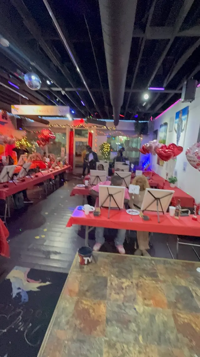 Paint Sip Socialize — photo from the business 4