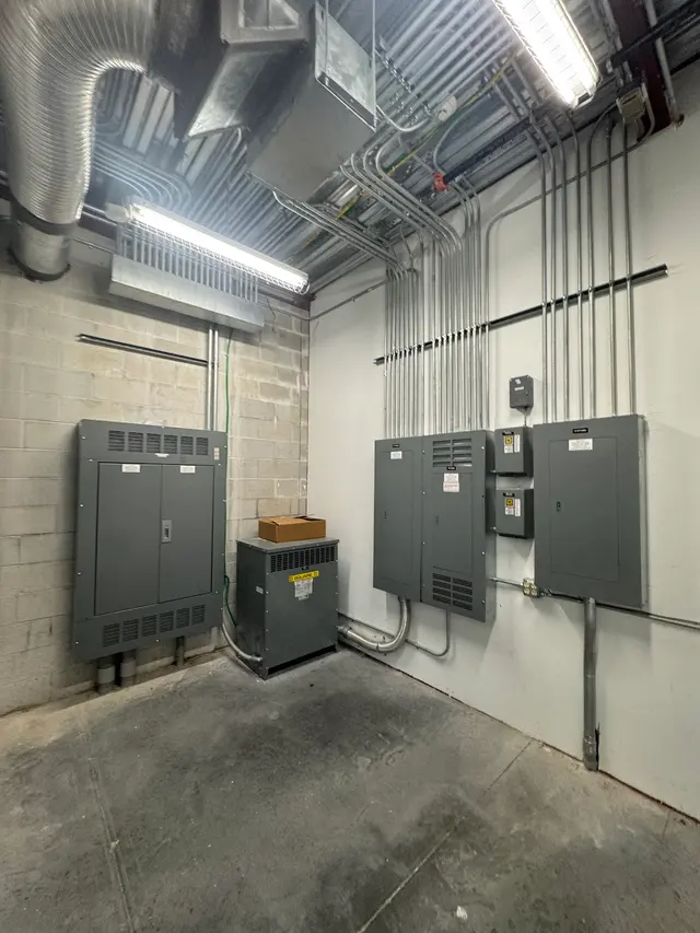Ashton Electric Co. — photo from the business 8