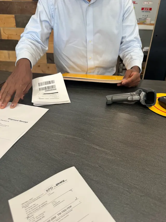 DHL Express Service Point Anaheim — customer photo 4