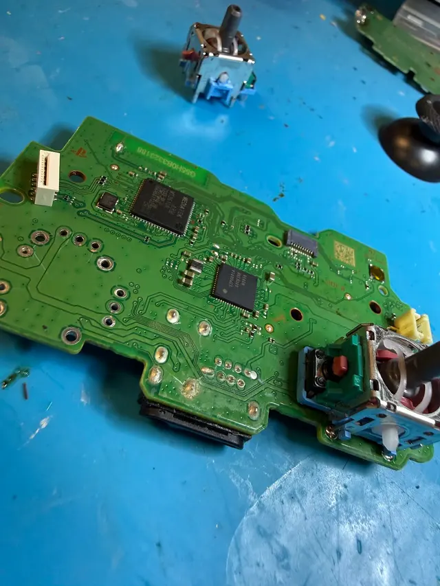 Good Geeks (Game Console & Phone Repair) — photo from the business 3