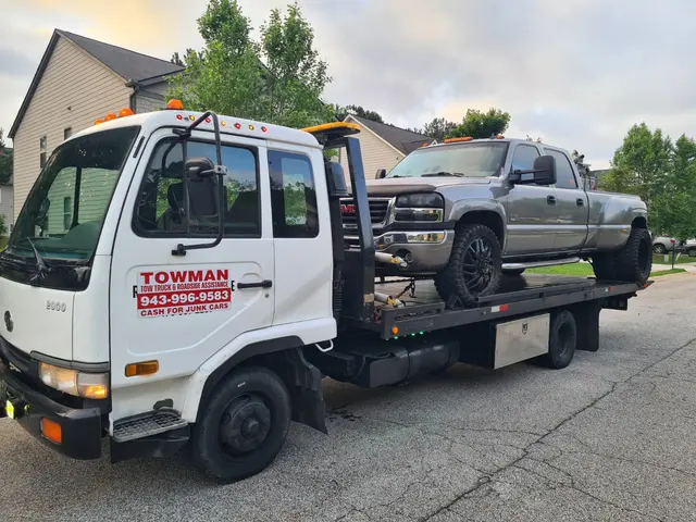 Tow Man Tow Truck & Roadside Assistance — photo from the business 4