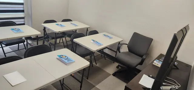 Apna Driving School (prueba de manejo) — photo from the business 9