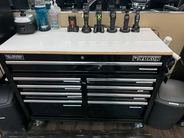 Vivid Barber Studio — photo from the business 5