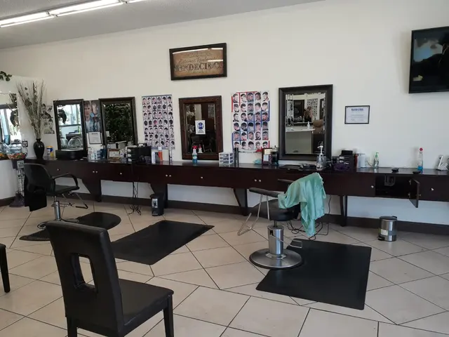 Valerie's Beauty Salon — photo from the business 12