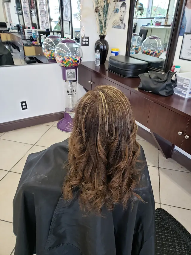 Valerie's Beauty Salon — photo from the business 3