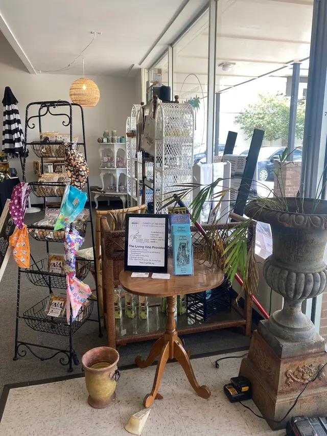 VENDORS ON VICTORY — customer photo 9