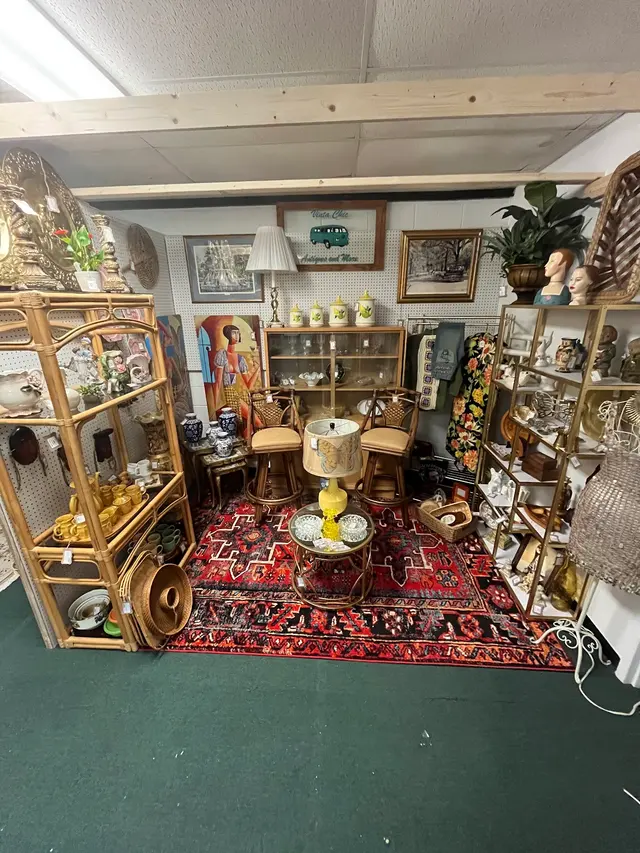VENDORS ON VICTORY — photo from the business 12