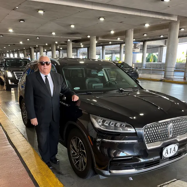 A1A Airport & Limousine Service — photo from the business 7