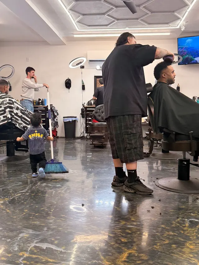 Newman Empresarios barber shop — customer photo 2