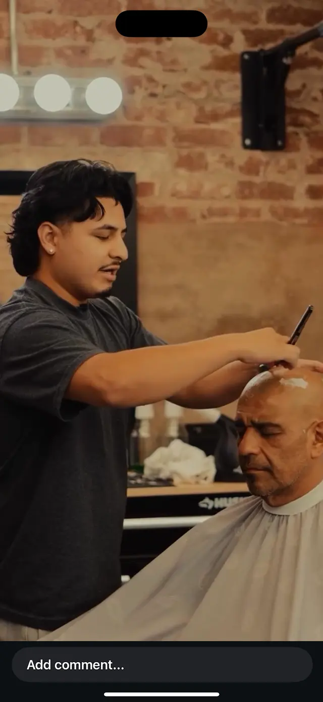 Newman Empresarios barber shop — photo from the business 7