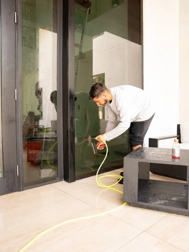 Fresh Frames Window Cleaning — photo from the business 6