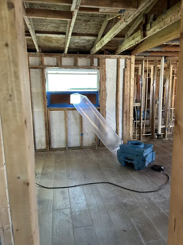 iMold Cleaning and Restoration - Water Damage and Mold Removal Specialists — photo from the business 11